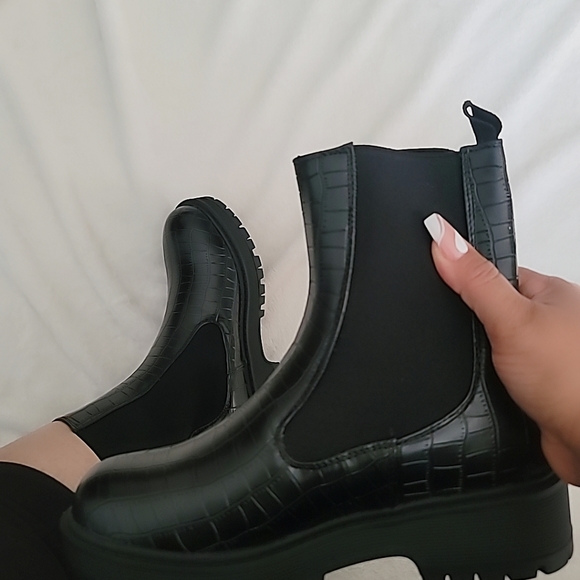 7 Black Pu Croc Boot - Picture 4 of 6